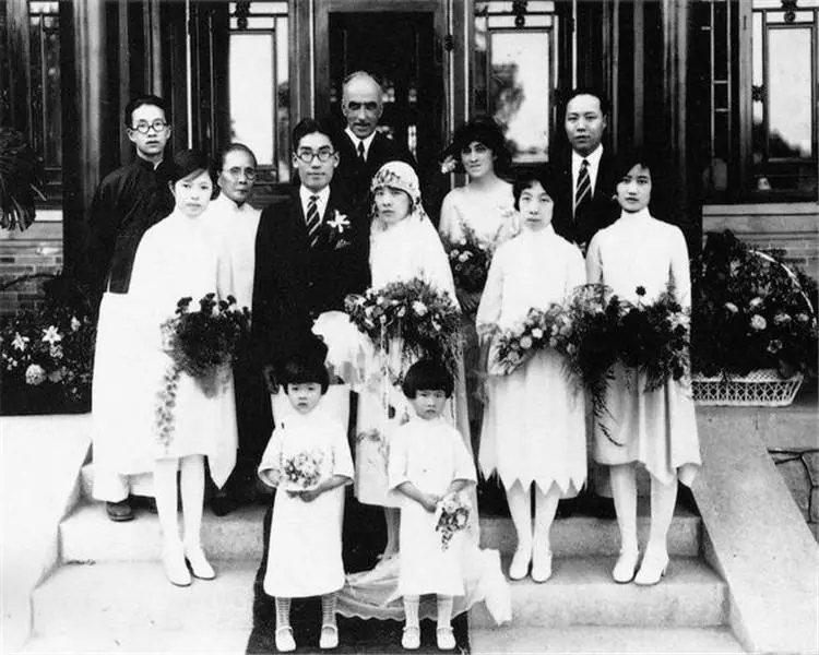 小时被父母宠大，婚后56年幸福 冰心的一生让我羡慕了！