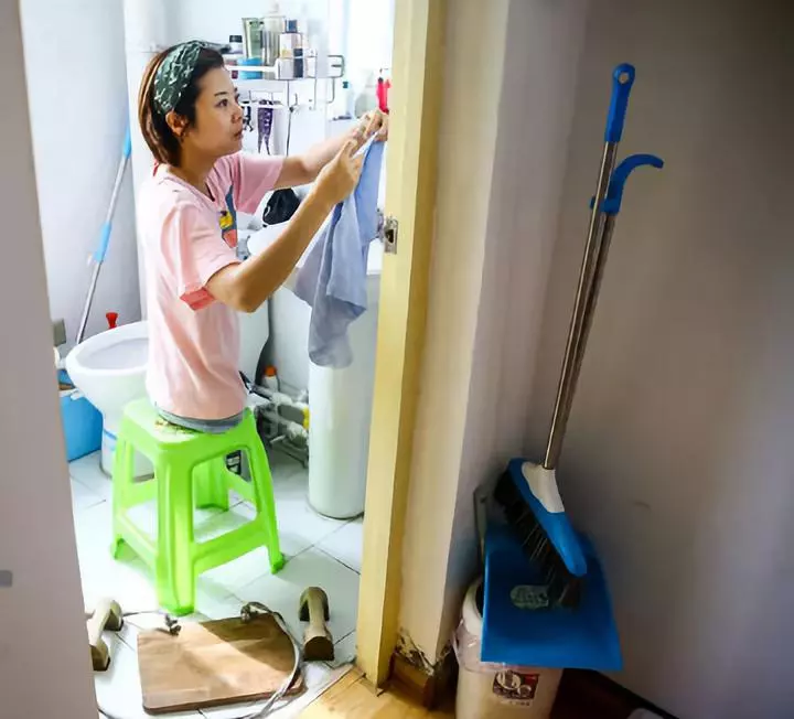 3岁车祸截肢，又遭父母遗弃，31岁的她靠直播逆