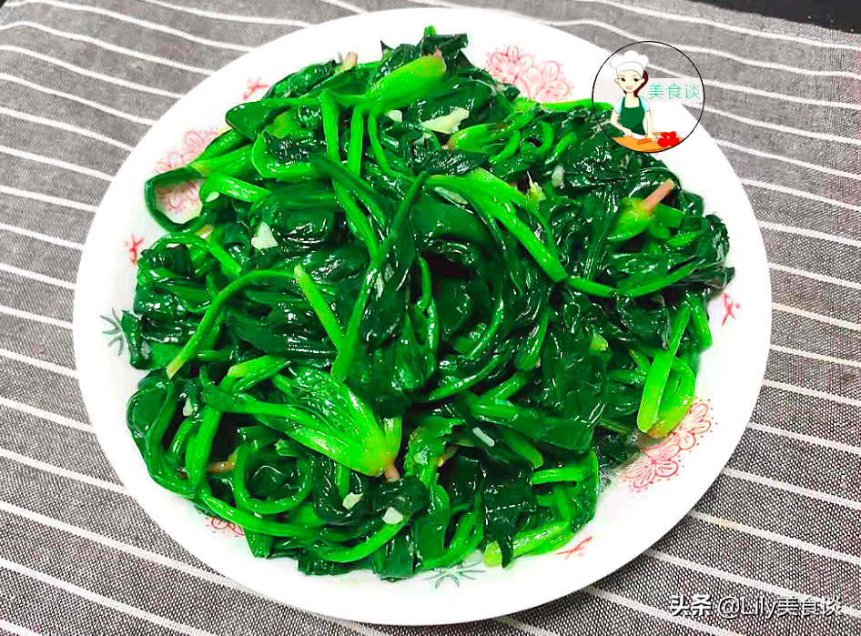 图片[1]-蒜蓉炒菠菜做法步骤图 春天吃特营养-起舞食谱网