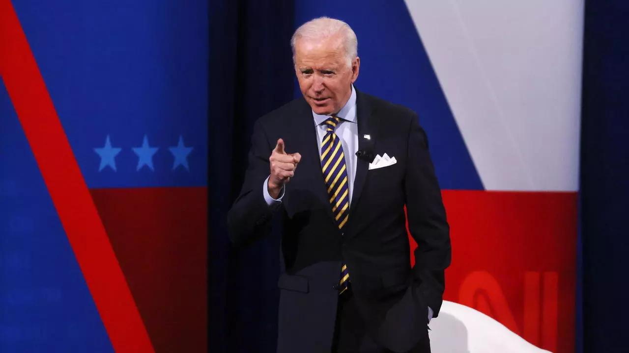 俄專家抨擊美國貿易政策：與中國的貿易摩擦，是�自尋死路�