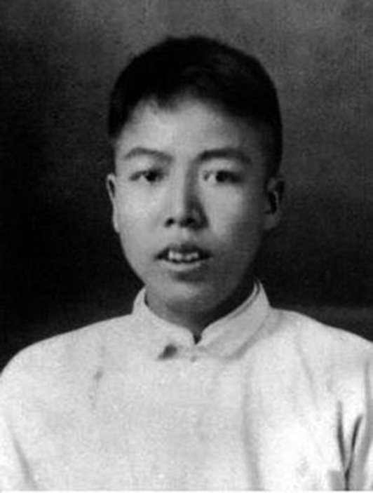 1950年，一老汉将儿子坟墓里的书籍上交，党组织：国家一级文物