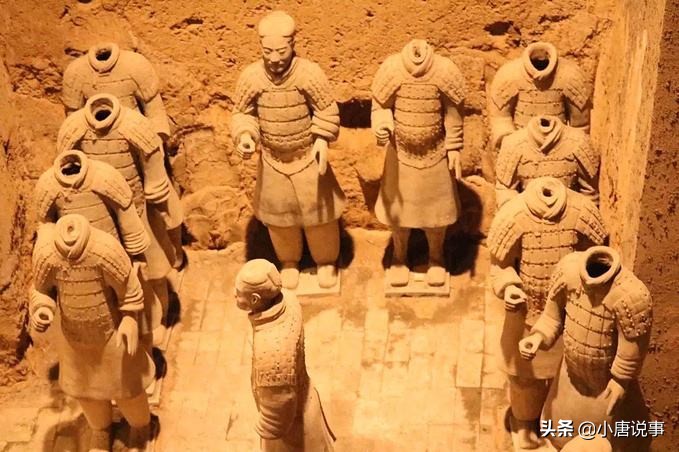 传说古代用“真人烧制兵马俑”一尊破碎的兵马俑，为我们解开谜底