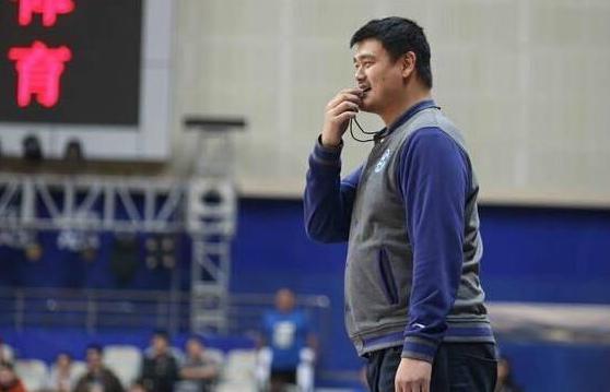 姚明也上了！披挂上阵执裁CBA全明星，网友：还有谁敢骂裁判？