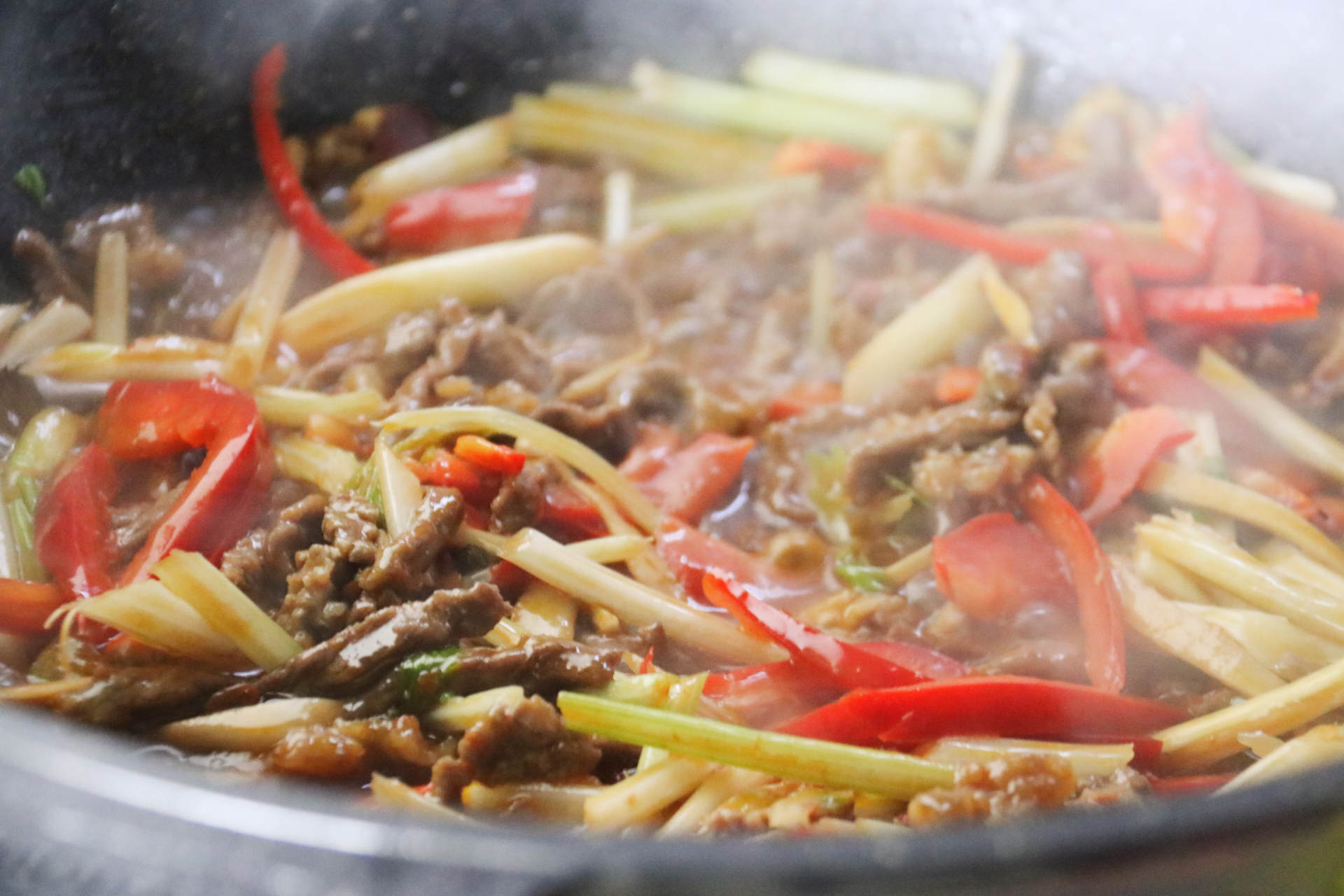 大厨得有好锅配：帝伯朗钻石炒锅一锅多用上手实测