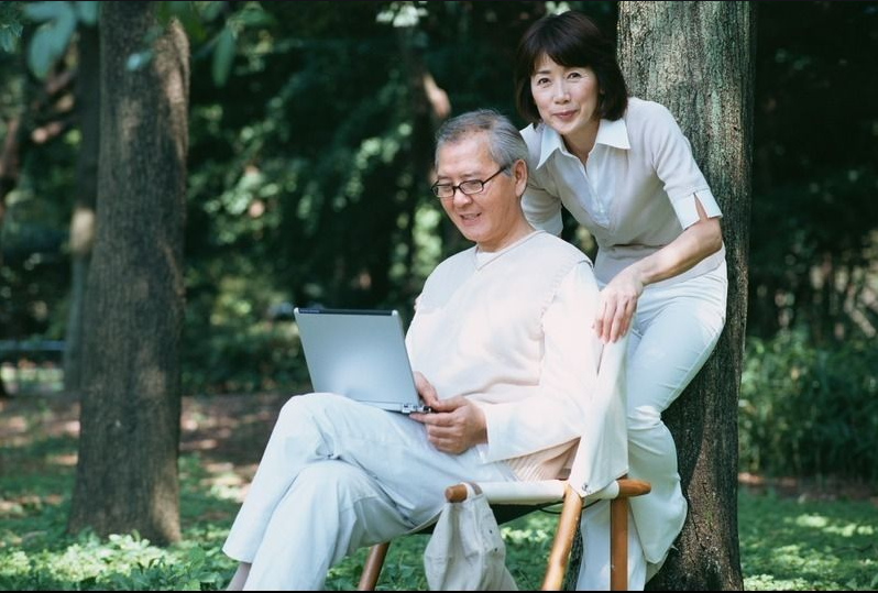 人生中场，请过低配生活