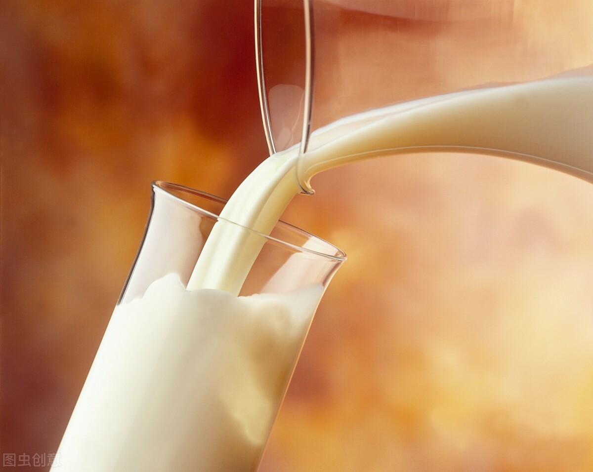 別只盯著牛奶，這4種食物會讓你骨骼更強健，不妨多吃點