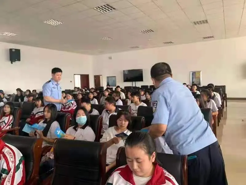 辽阳禁毒走进中医药学校为学生带来“开学禁毒一堂课”