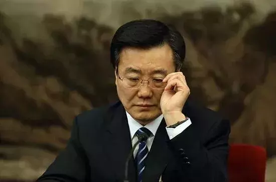 开除党籍，北京原常务副市长李士祥为求仕途顺利搞迷信活动