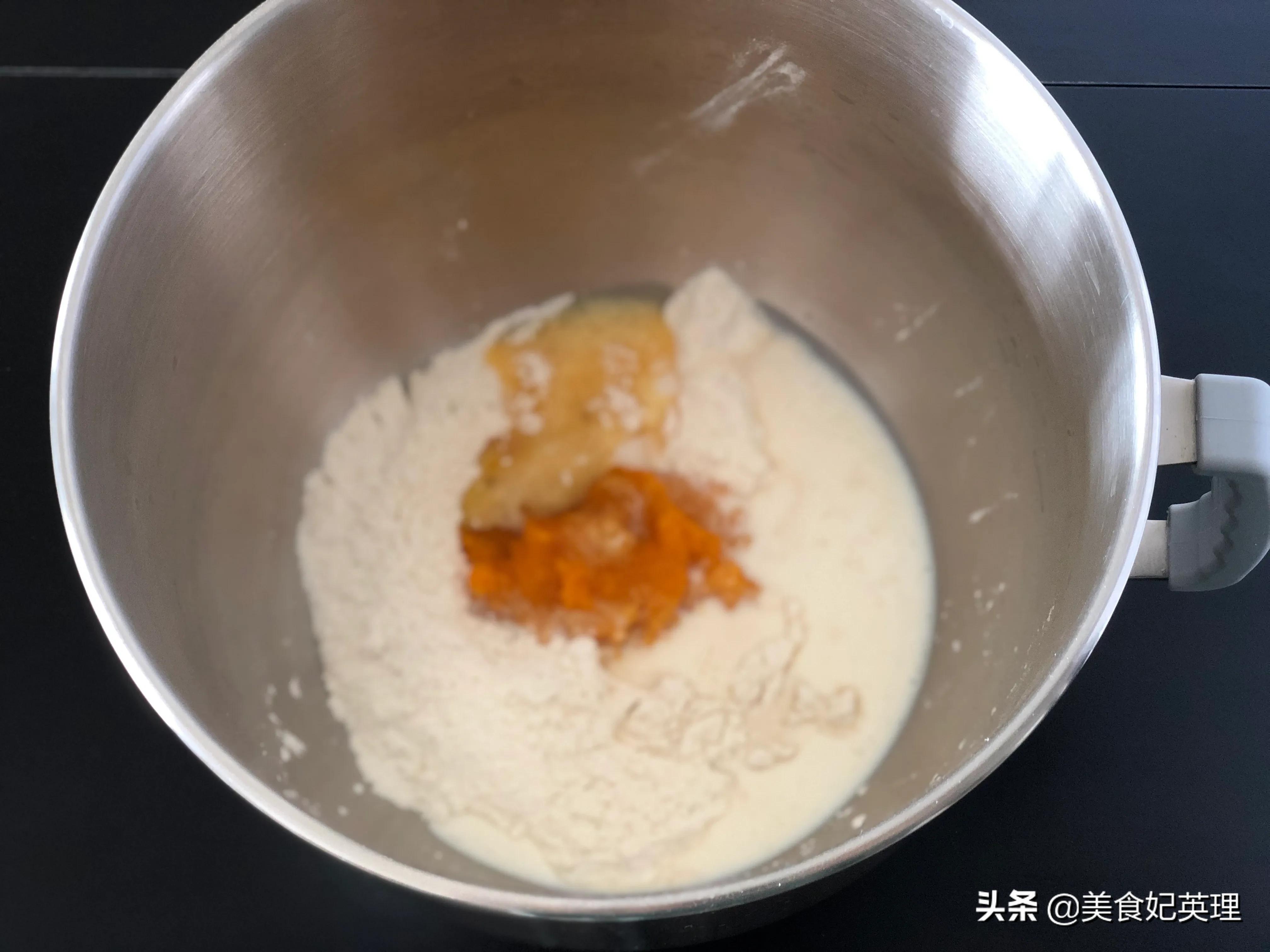 这面包不放色素却能金灿灿，香软异常特好吃，没想到竟是用它做的