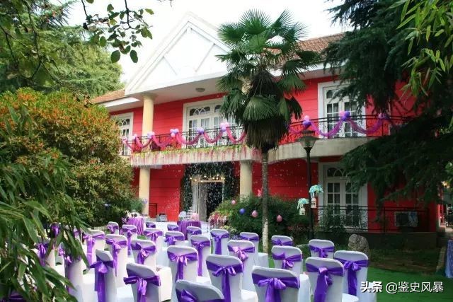 蒋纬国婚姻悲剧：娶了年轻20岁的后妻,却难忘旧