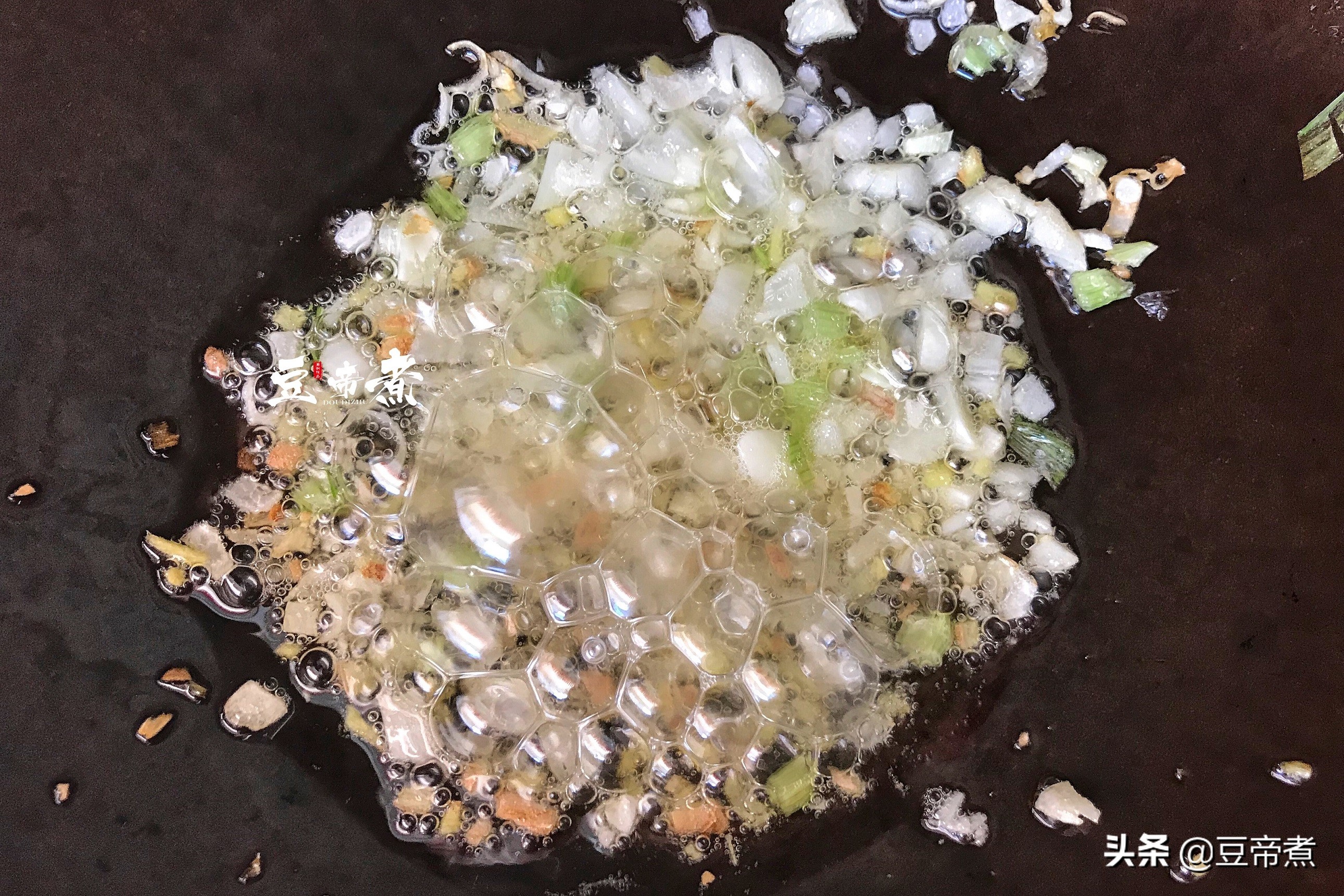 魚這樣做實在好吃，外酥內香口感酸甜，我家隔三差五就要吃一次