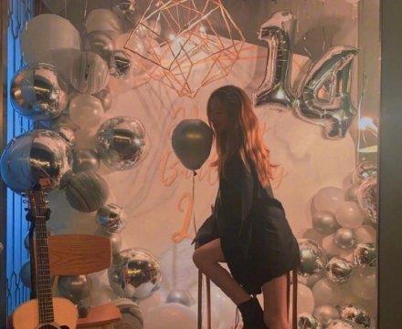 王菲为14岁女儿李嫣庆生，画面极度温馨，唯独不见李亚鹏