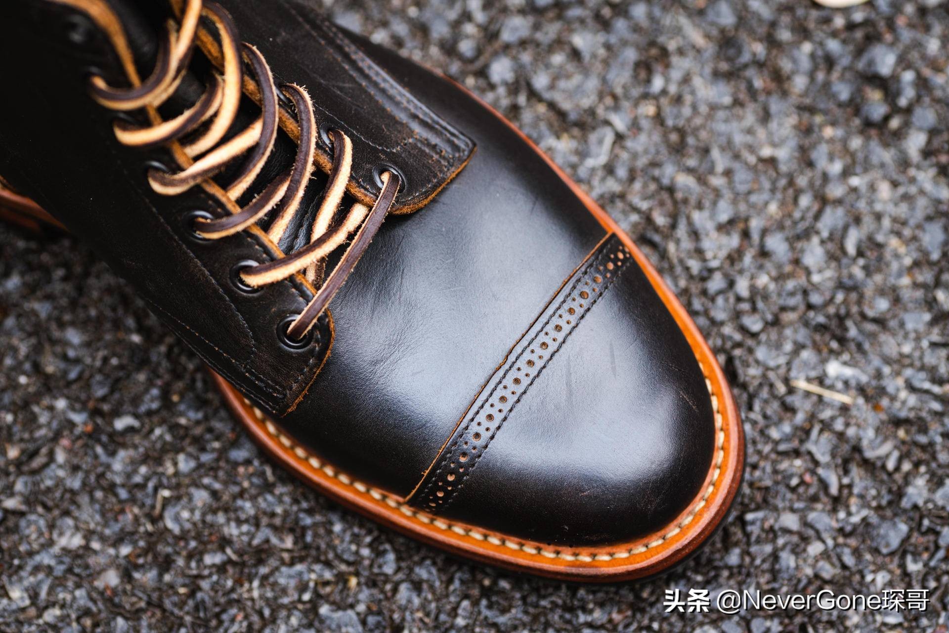 搞双“奢侈品”工装靴穿穿吧——Viberg 2030 固特异版本