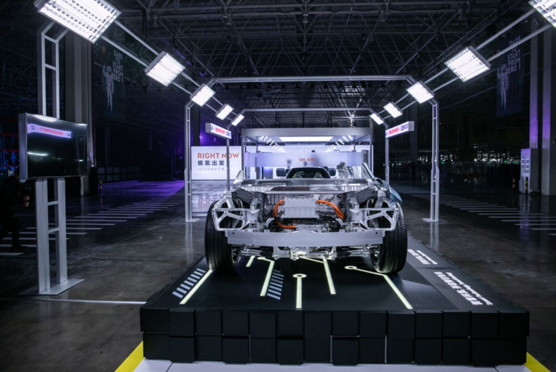 不想再说干翻特斯拉之类的，但极氪001确实有这个能力