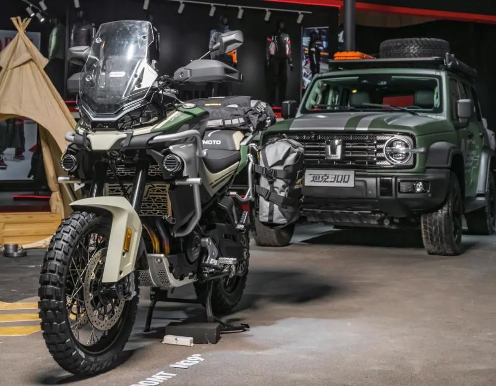 弯道ABS、双向快排加持，春风800MT是2021年最强国产ADV吗？