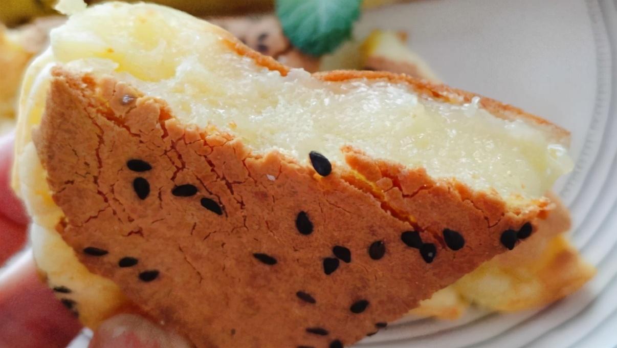 外酥裡糯！ 奶香烤糯米糕，是必不可少的一道甜點