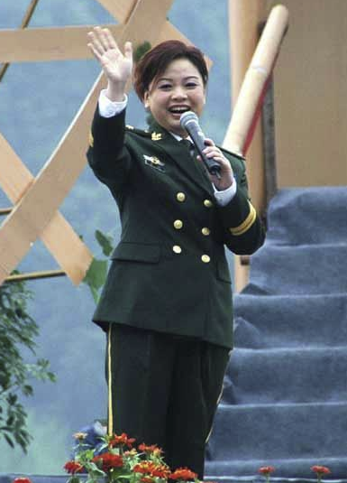 “山路十八彎”李瓊消失的20年，從爆紅到銷聲匿跡，她經(jīng)歷了啥