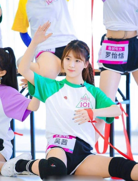 高富帅男星郝富申索吻美女，惹网友怒指其劈腿，原配女友疑似曝光