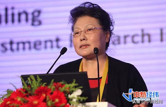 谭雅玲：比特币与黄金、石油和美元有何隐含关联？