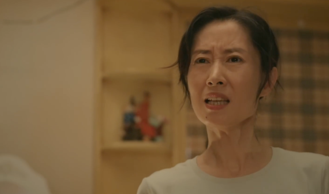 为死去的女儿，寻找神秘恋人