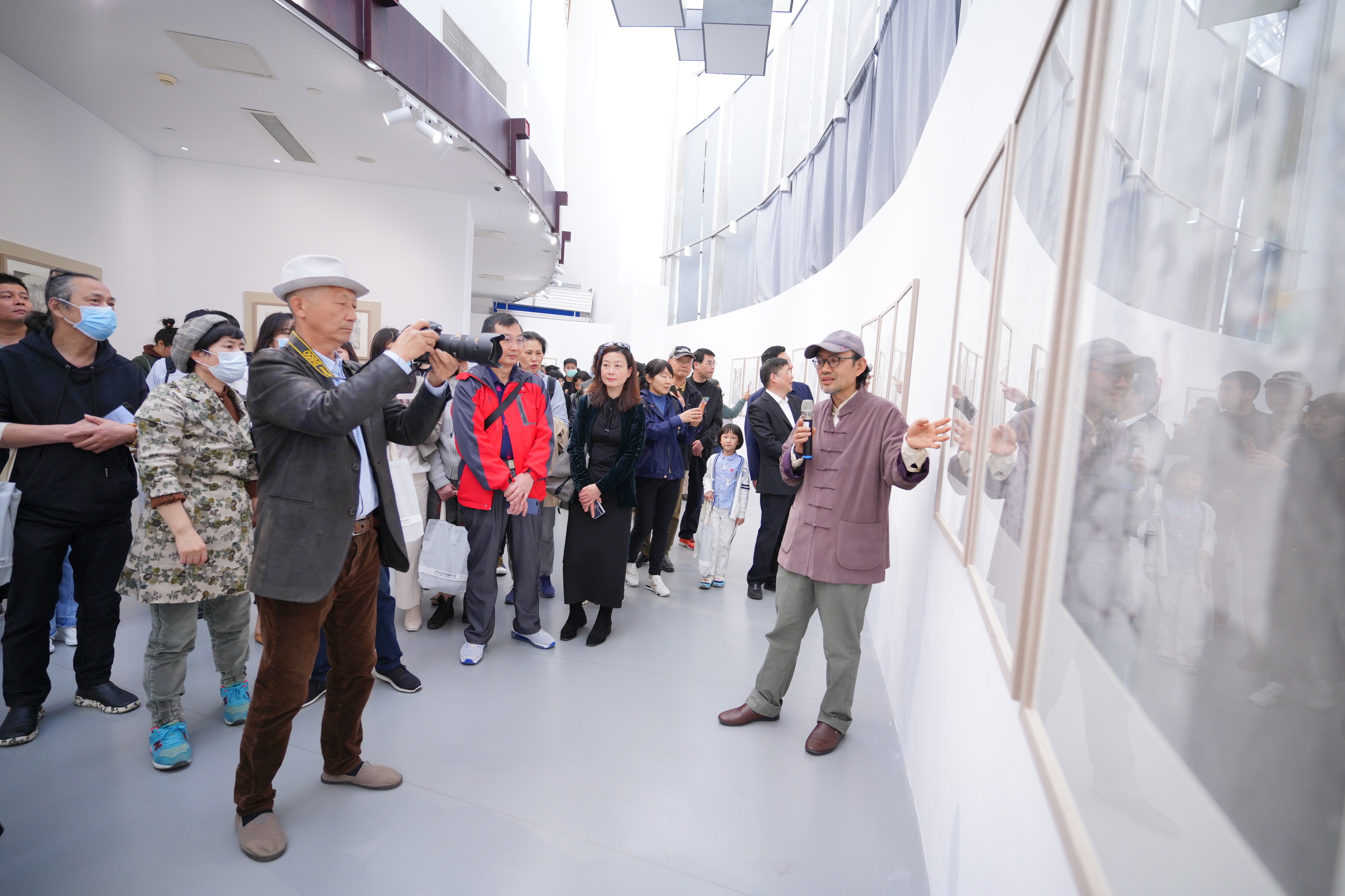 用画笔再造“旧时江南”周文雍绘画作品展亮相苏州金鸡湖畔