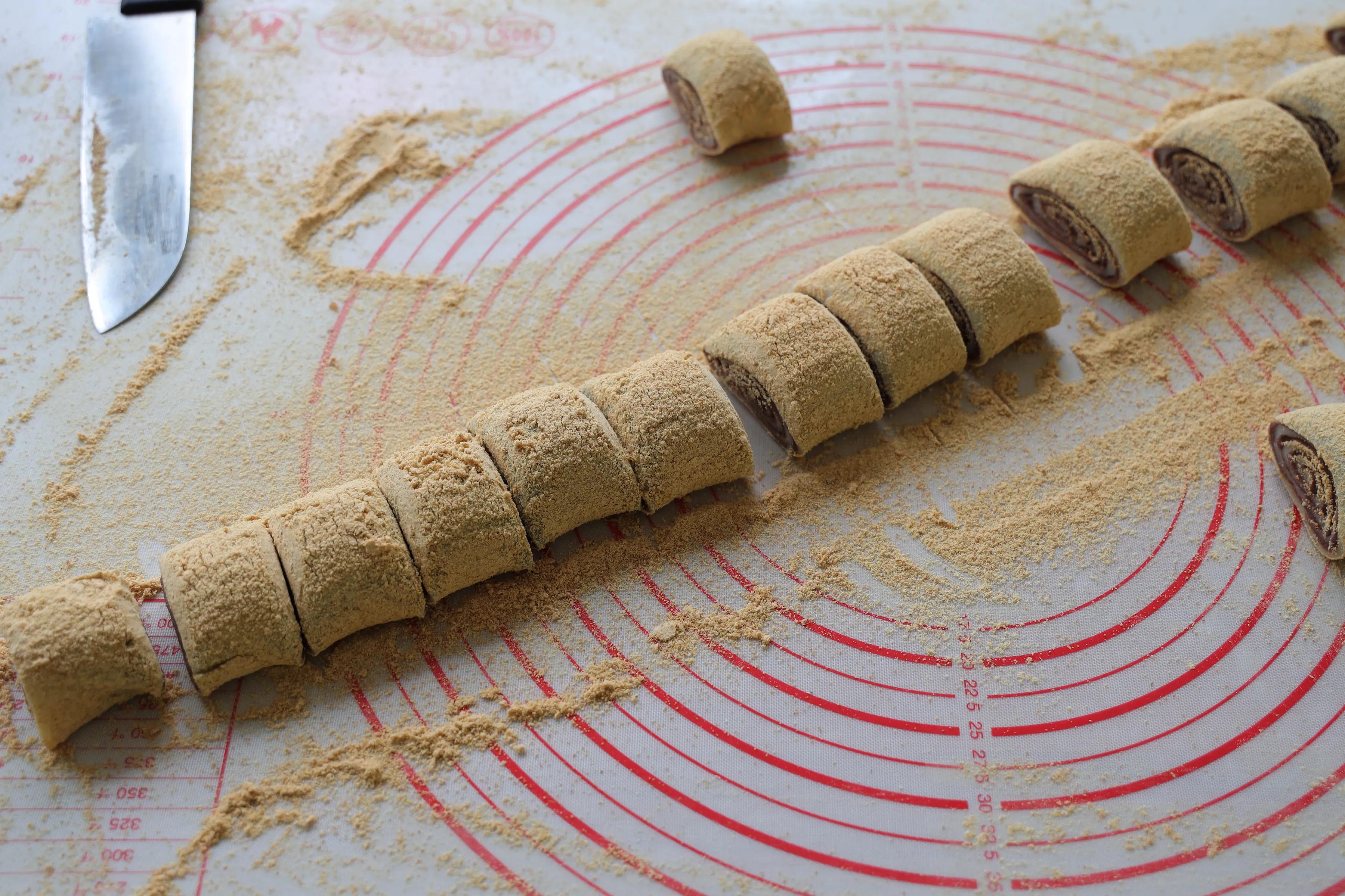 夏天必吃的小吃，糯唧唧的，冰涼爽口，咬一口就上癮，超級好吃哈