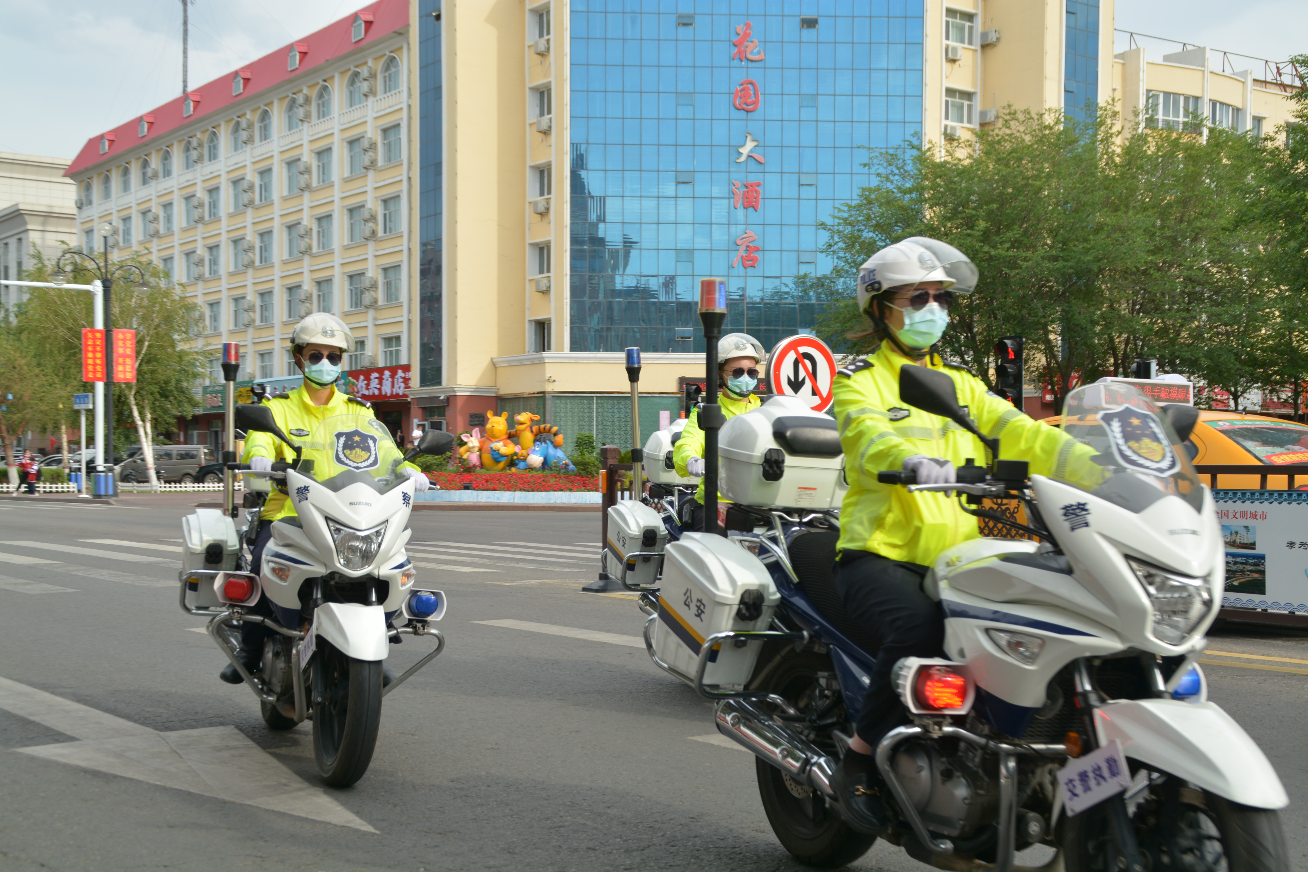 新疆布尔津：依托旅游强县精准打造“旅游服务型”公安队伍