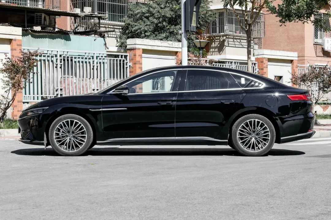 无惧特斯拉！这3款国货电动车续航超600公里 价格不贵还豪华