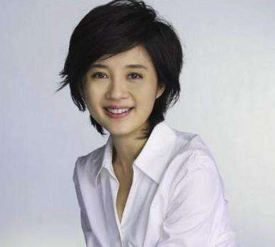 她是倪萍的接班人许戈辉，本前途一片光明，为