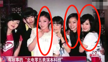 冯巩女儿被张小斐吐槽唱歌难听，亲爹霸气护女