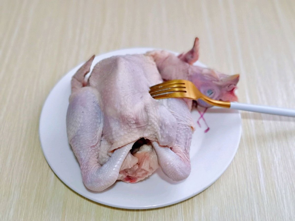 空气炸锅版辣酱烤鸡，鸡肉鲜嫩又入味，味道好吃，做法简单