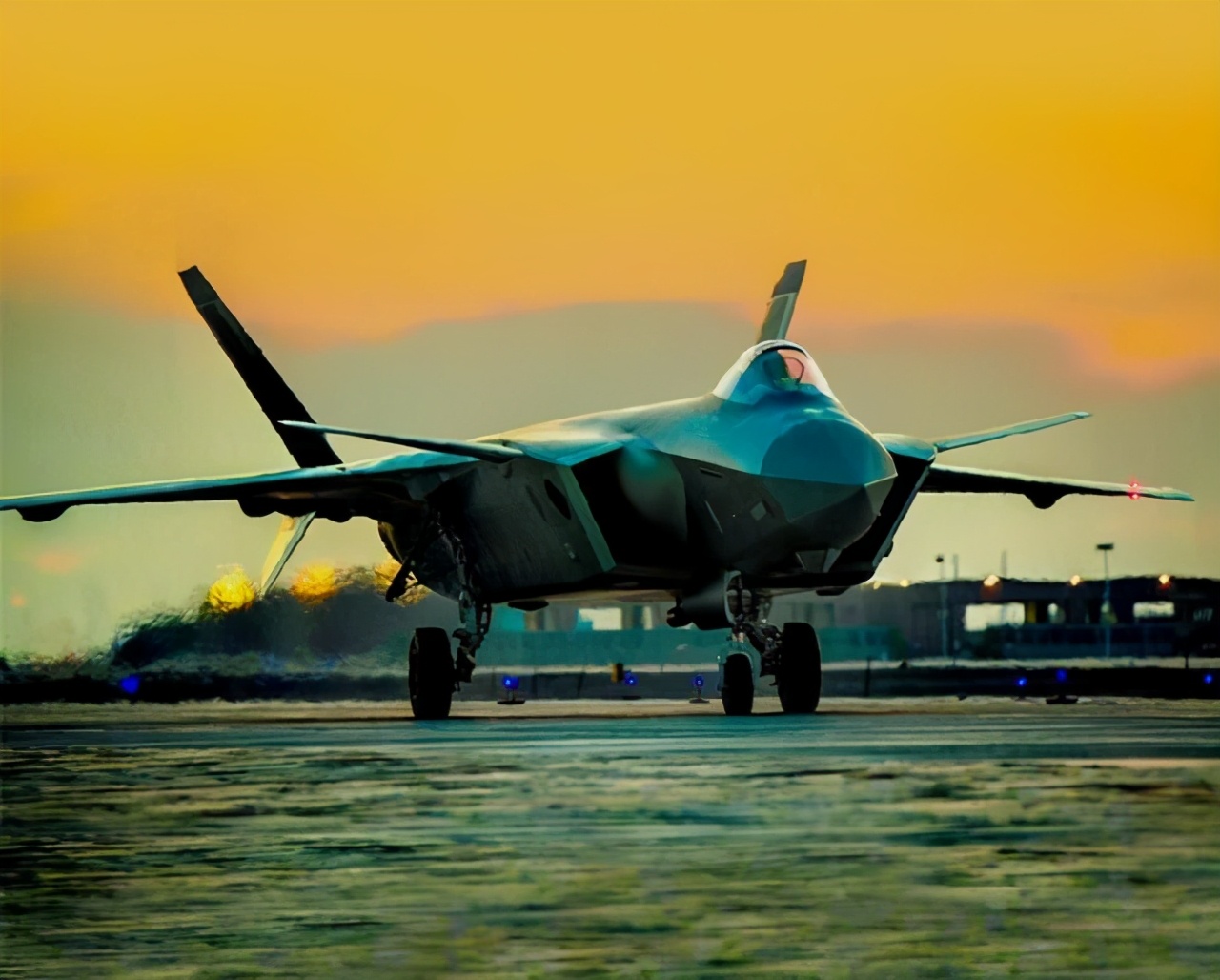 歼20、运20、直20，已全都服役，三个20分别有多少