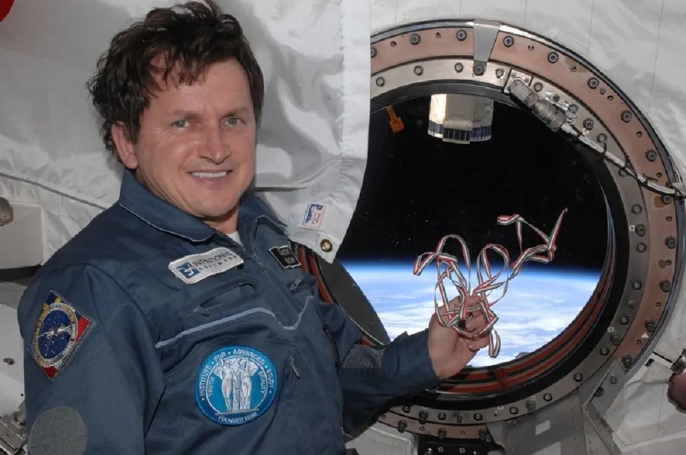 从贝佐斯上天看“顶级富豪鄙视链”