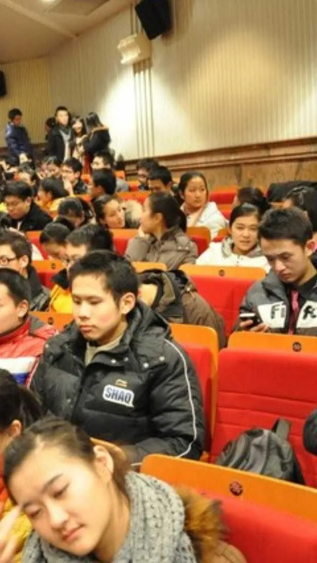 北大学霸从老实人变成弑母凶犯,骗取144万泡夜店,为什么会这样