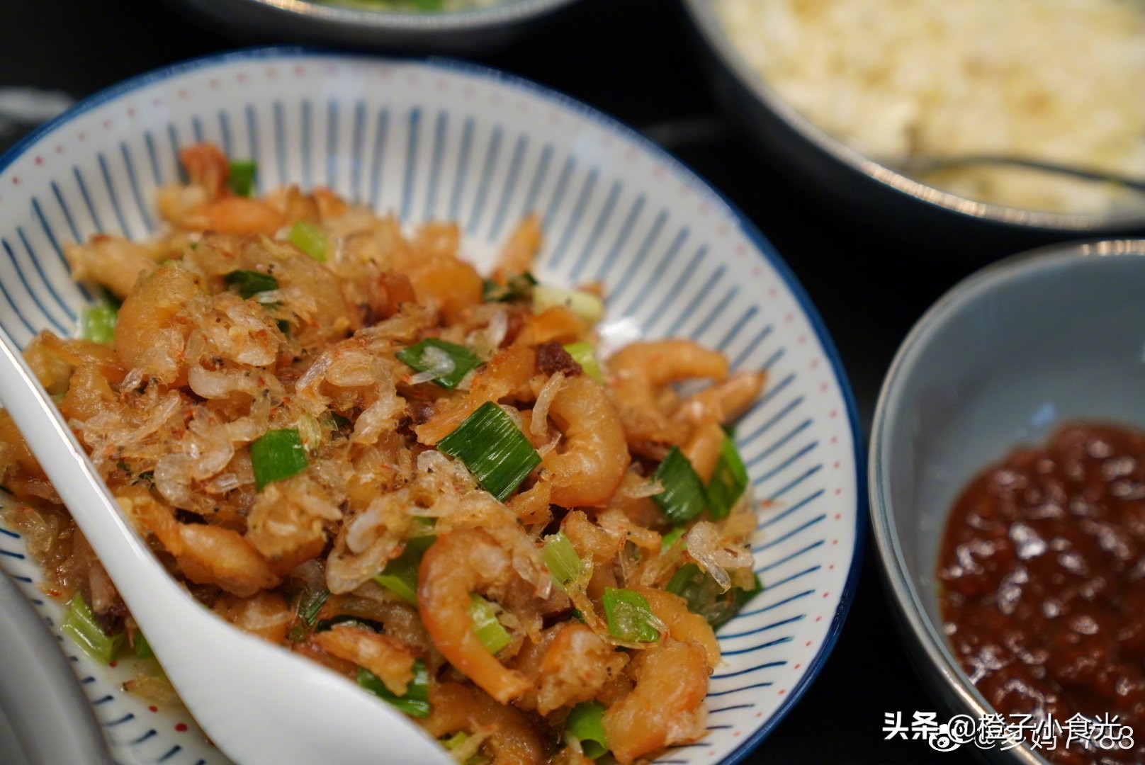 黄磊家的晚饭，吃凉面都这么“豪横”，网友：吃出满汉全席的感觉