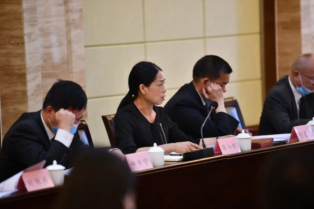 市五届人大常委会举行第四十四次会议《怀化市机动车停车条例（草案）》进入二审阶段