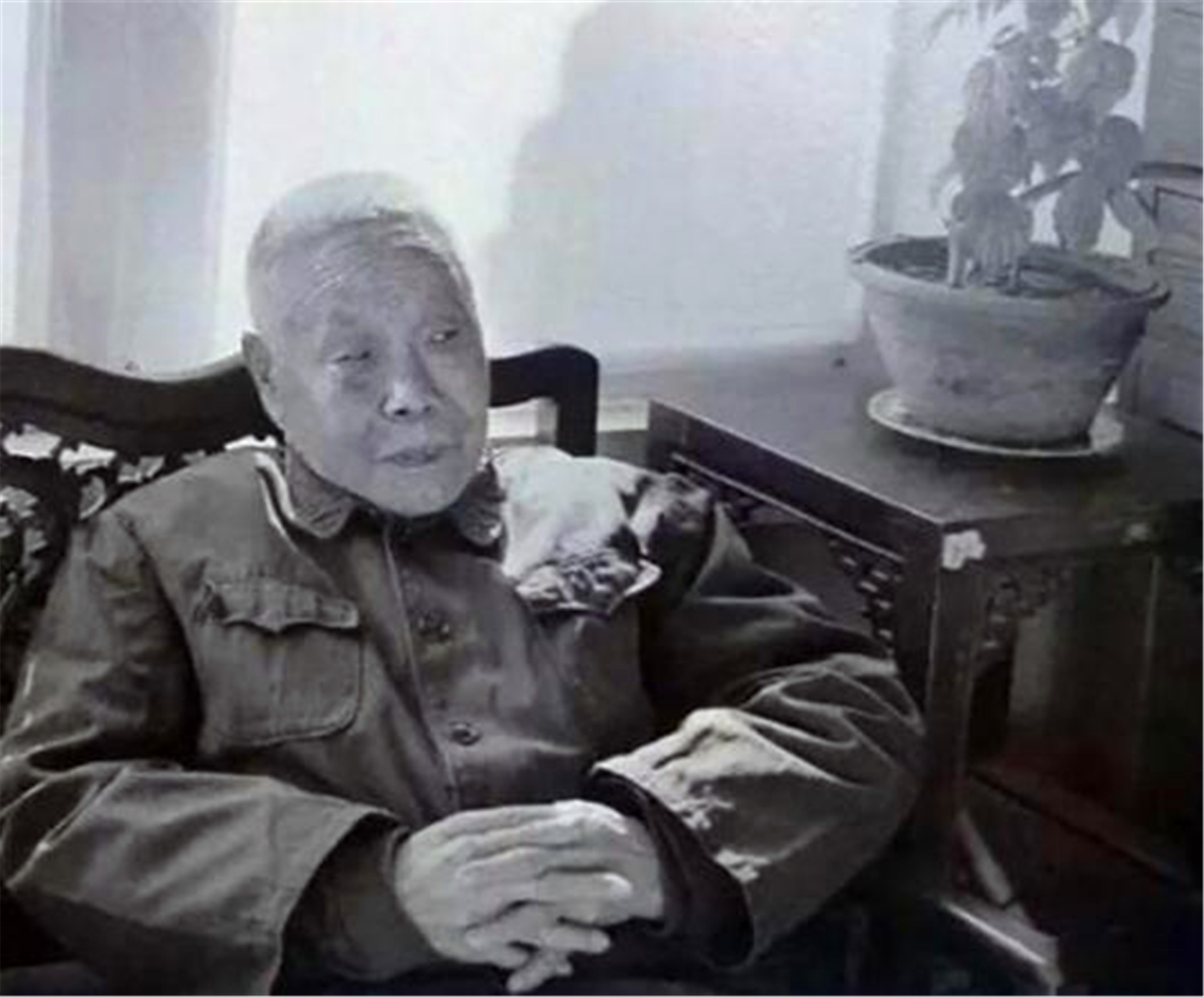 中国最后一个太监口述：妃子洗澡从不自己动手，全靠太监帮忙