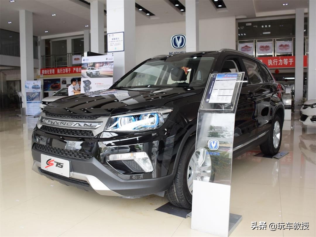 为什么国产汽车品牌比起轿车更喜欢造SUV？