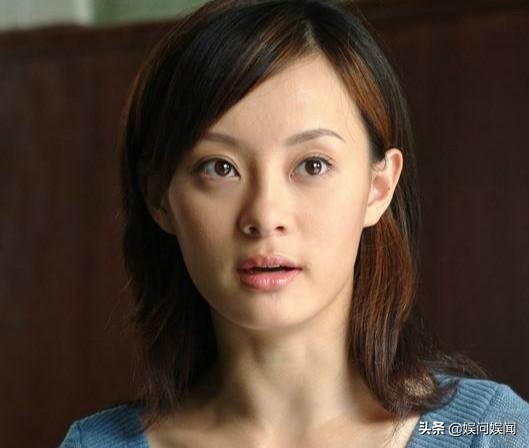 孙俪同父异母妹妹晒自拍，容貌秀丽清新，跟着孙俪进圈事业向好