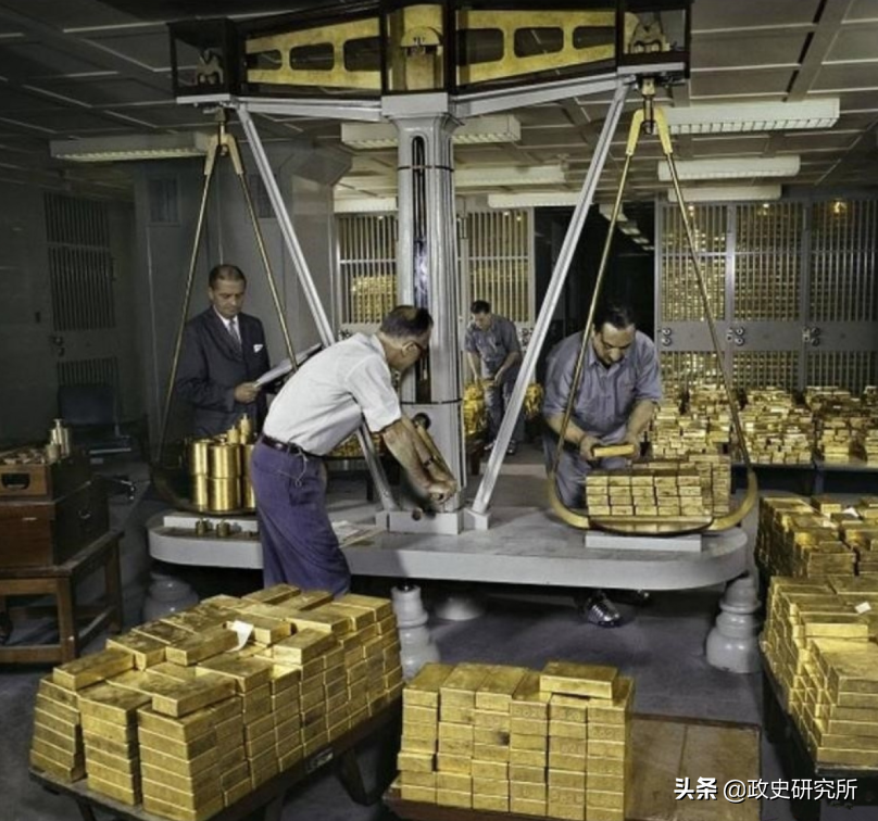 拜登禁止购买俄国债，普京抛尽美元，美俄政治博弈，谁制裁了谁？