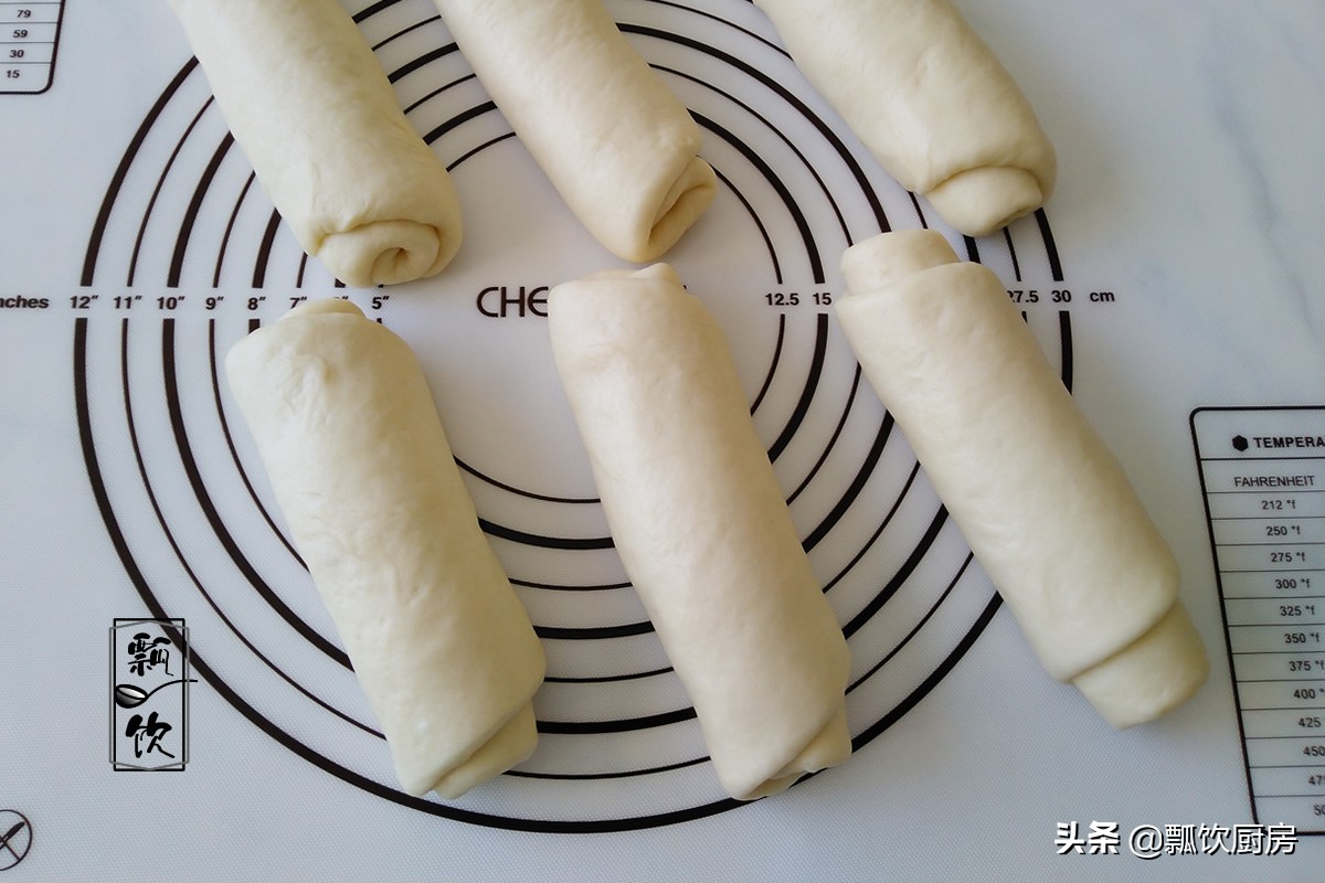 做面包，别只加牛奶鸡蛋，多加这两料，面包又软又香，太好吃了