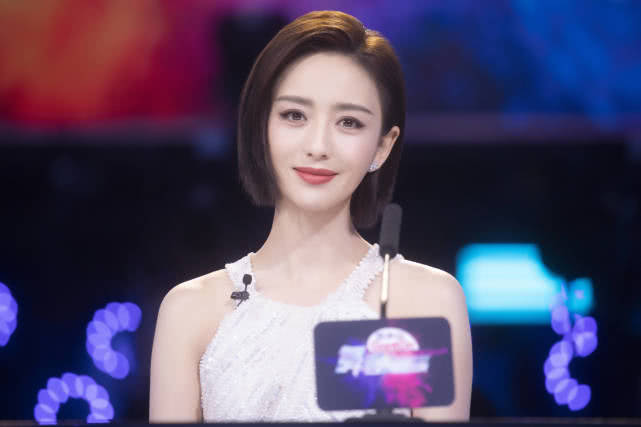 三位新疆女艺人，一个热度下降，两位进入发展