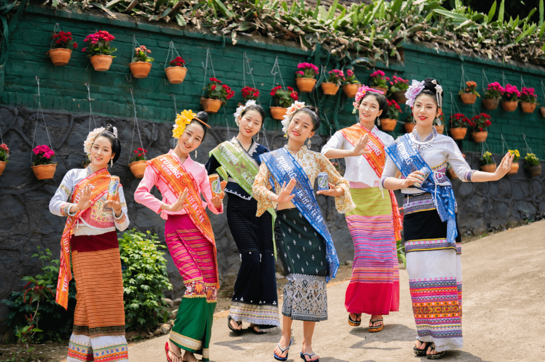 如哩金湾！乐堡啤酒联手取水少女选拔大赛，云过泼水节