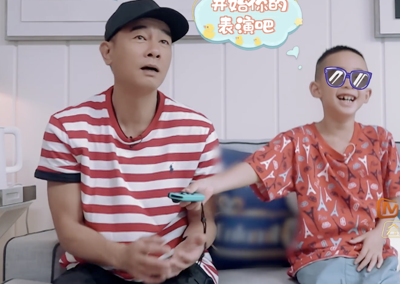 陈小春夫妇角色互换，小小春刁难爸爸，应采儿称生二胎是为陪自己