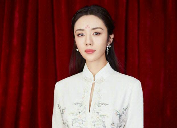 王晓晨在拍摄《我的体育老师》时自嘲到：张嘉