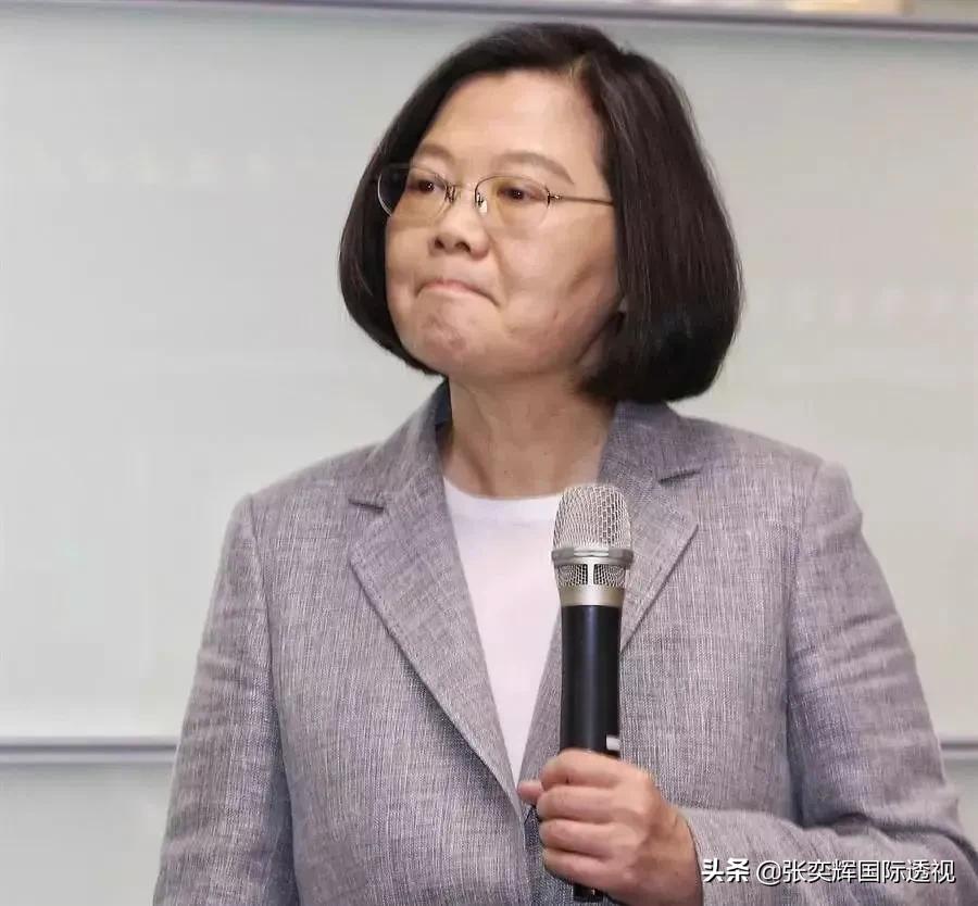 欧阳娜娜向边防英雄烈士致敬，在台湾岛内引发议论，伤了谁的心？