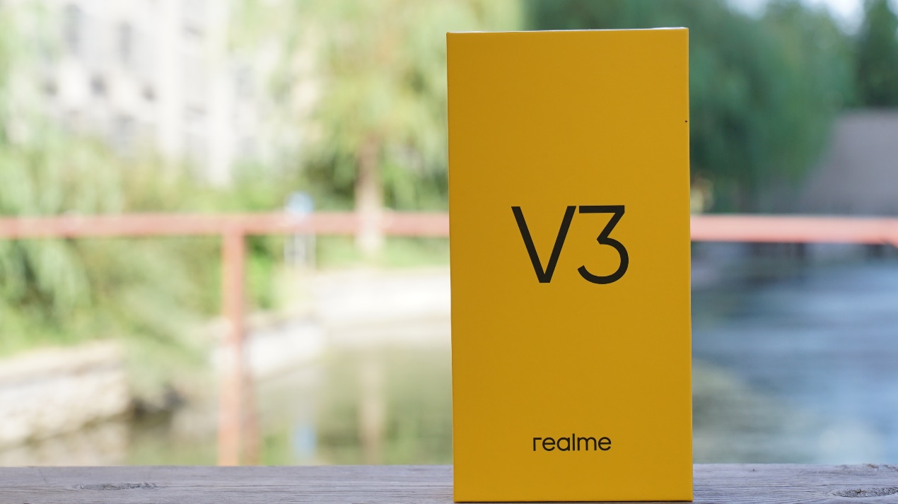 第一款1000元内的5G手机上，realme V3可否变成廉价5G优选