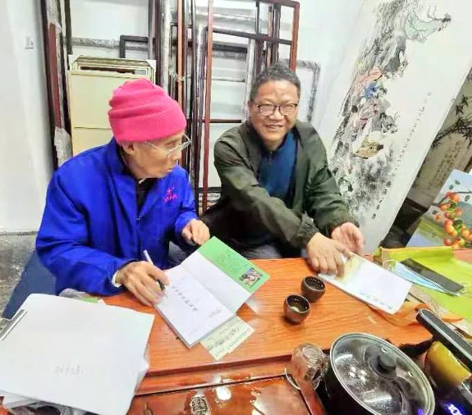 阳春不愧是 江西文坛长青树  论个人风格他的 作品和为人尽显赣南客家风骨！