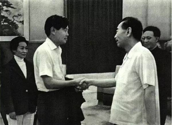 杨振宁称杜聿明为“杜先生”，周总理急忙纠正：应该叫岳父大人