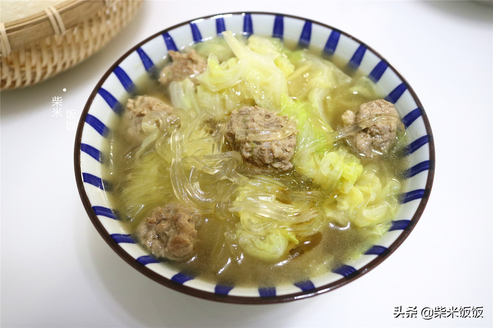白菜和冬瓜一鍋煮，搭配自製肉丸太好吃，每人一碗，連湯也不剩